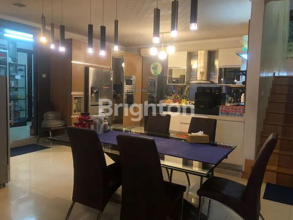 image RUMAH MANYAR KARTIKA ADA KOLAM RENANG (8)