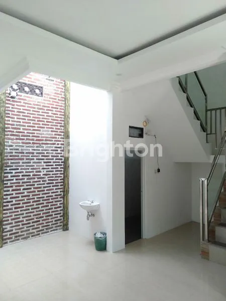 image RUMAH 2 LANTAI MEWAH SIAP HUNI DI BELLA MANSION KEDIRI (3)