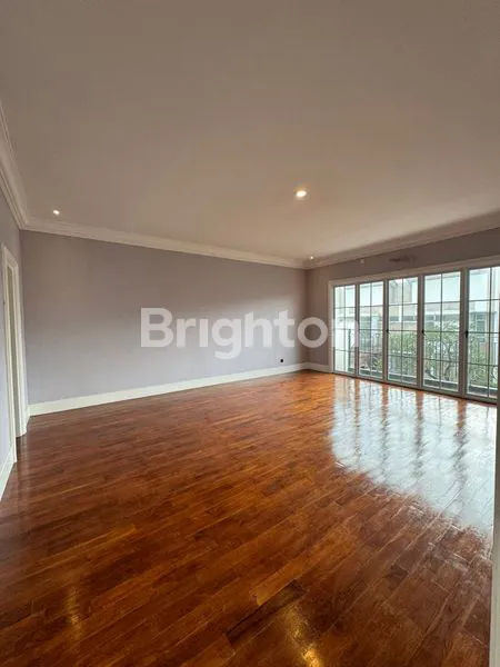 image RUMAH BARU BANGUNAN MANDIRI 3 LANTAI AMERICAN CLASSIC THE ICON BSD CITY (3)