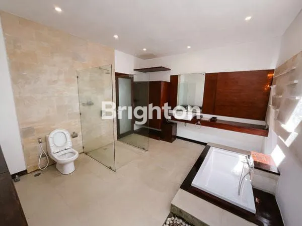 image VILLA MEWAH DI UMALAS (7)