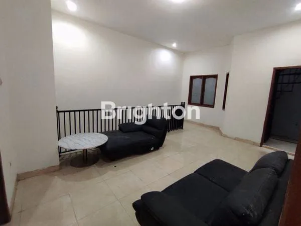 image RUMAH DUA LANTAI PUSAT KOTA  (5)