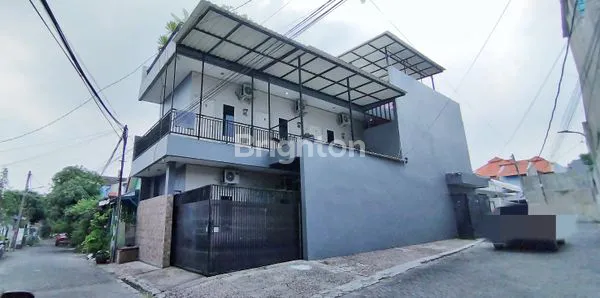 image RUMAH KOST AKTIF FULL PENGHUNI 2 LANTAI + ROOFTOP 500METER KE CIPUTRA WORLD AREA KENCANA SARI SURABAYA BARAT (1)