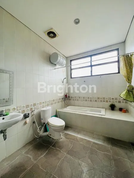 image RUMAH MEWAH 3LT, POSISI HOEK DI LOKASI SENTUL (5)