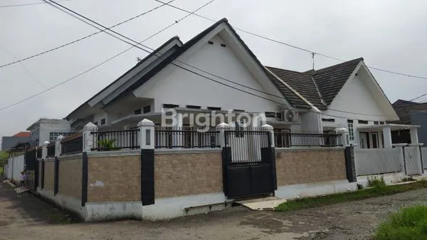 image RUMAH CANTIK SIAP HUNI RAPI POSISI HOOK DI CIGANITRI BOJONG SOANG BANDUNG SELATAN (1)