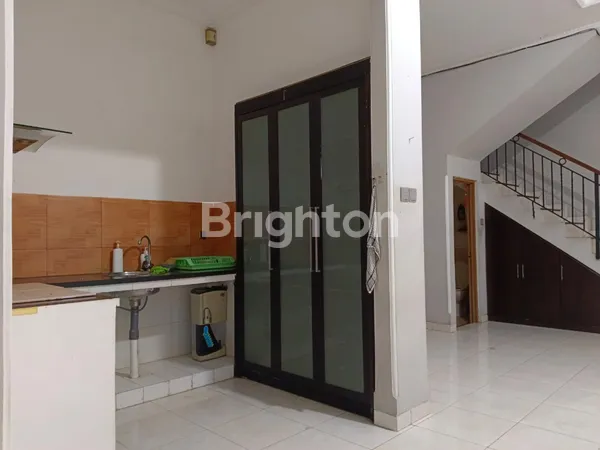 image RUMAH TOMANG 6X15 FURNISH JAKARTA BARAT (4)