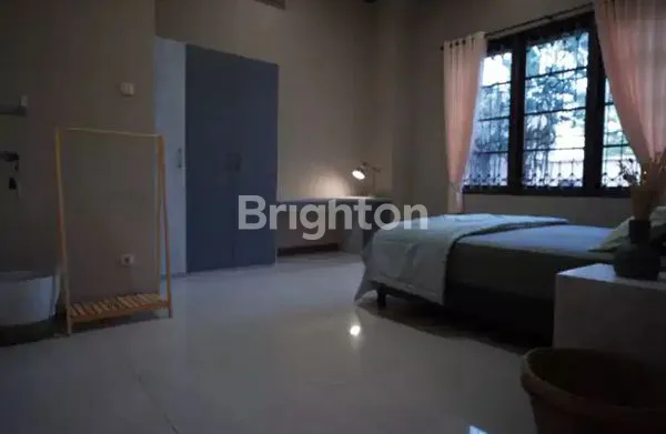 image RUMAH MEWAH 2LT AREA JEMURSARI MARGOREJO (8)