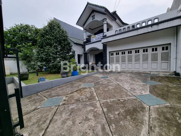 image RUMAH MEWAH DI KAWASAN ELITE HARGA TERBAIK, LINGKUNGAN NYAMAN, STRATEGIS (2)