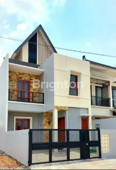 RUMAH CANTIK SIAP HUNI 2,5 LANTAI DENGAN ATTIC ROOFTOP DI DUREN SERIBU BOJONGSARI