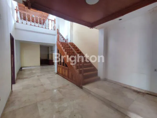 image RUMAH MEWAH MARMER LT 400M² DI JL SULI (5)