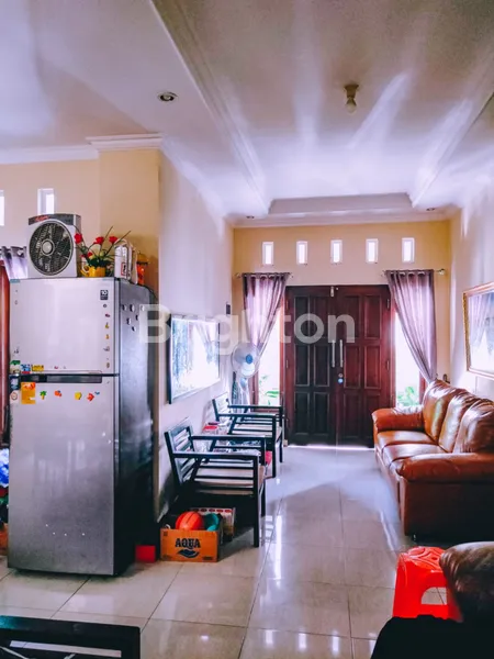 image RUMAH DIJUAL 2 LANTAI DI DALAM PERUMAHAN STRATEGIS (7)