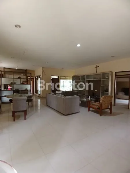 image RUMAH BESAR DENGAN PERABOT DI DIENG KOTA MALANG (6)