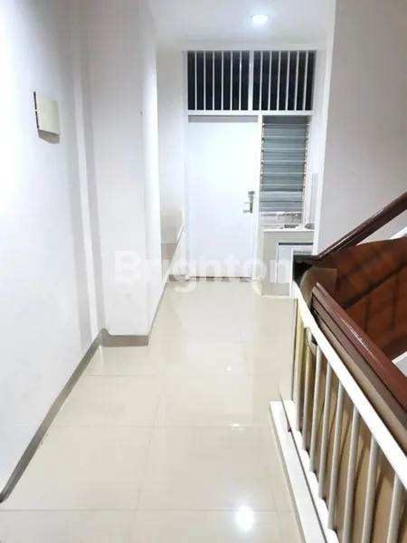 image RUKO SEKTOR GADING SERPONG  SIAP PAKAI KAWASAN SANGAT RAMAI PARKIRAN TERBUKA (3)