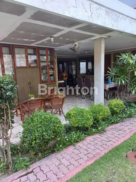 image RUMAH LUAS TENGAH KOTA LOKASI DEKAT WIDYA MANDALA DINOYO AREA KEPUTRAN SURABAYA (2)