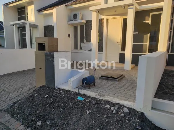 Gambar Property RUMAH MINIMALIS SIAP HUNI, TERAWAT DI GRAND SUNRISE, MENGANTI GRESIK