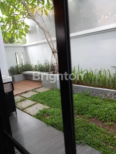 image HUNIAN MODERN CLASIC DENGAN FASILITAS MINI GOLF (4)