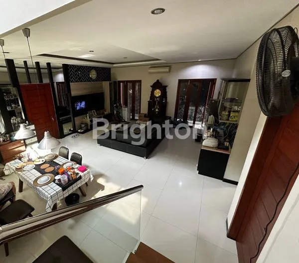 image RUMAH DI JEBRES!! MEWAH DAN MINIM RENOV!! TENGAH KOTA (1)