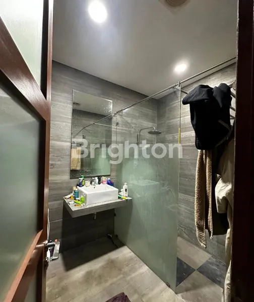 image RUMAH DI JEBRES!! MEWAH DAN MINIM RENOV!! TENGAH KOTA (3)