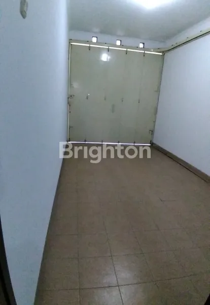 image RUMAH ASRI 2 LANTAI DI SALAH SATU CLUSTER PERUMAHAN BATUNUNGGAL , BANDUNG (8)