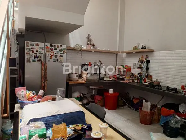 image JELAMBAR RUMAH SIAP HUNI 3 LANTAI  (3)