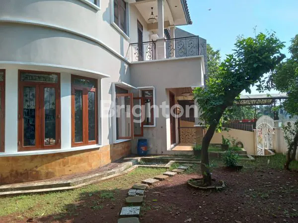 image RUMAH HOOK 3 LANTAI DI PUSPITA LOKA BSD (4)