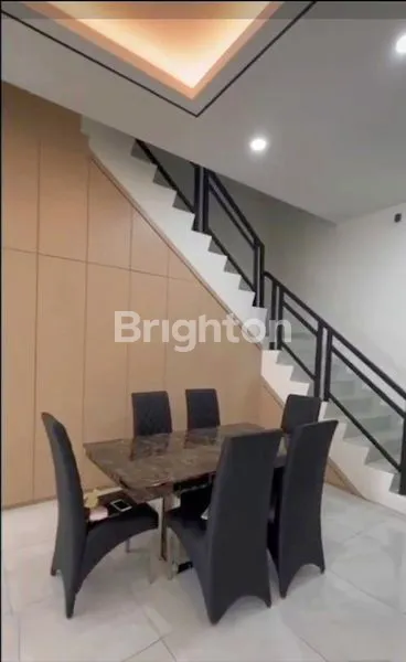 image RUMAH BAGUS LUAS 6X18  TERAWAT HADAP SELATAN JALAN 2 MOBIL  (8)