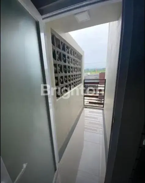 image RUMAH BARU 2 LANTAI DAN SIAP HUNI CANTIK NYAMAN (6)