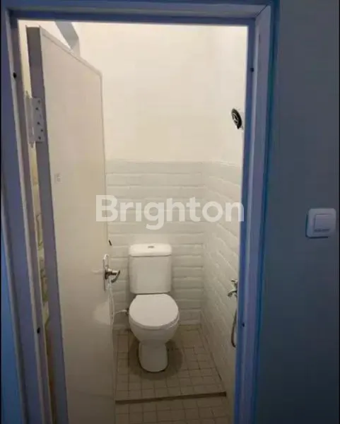 image RUMAH BARU 2 LANTAI DAN SIAP HUNI CANTIK NYAMAN (8)