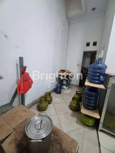 image JELAMBAR RUMAH SIAP HUNI 3 LANTAI  (8)