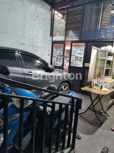 image JELAMBAR RUMAH SIAP HUNI 3 LANTAI  (2)