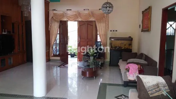 image RUMAH HOOK 2 LANTAI KENCANA LOKA BSD (1)