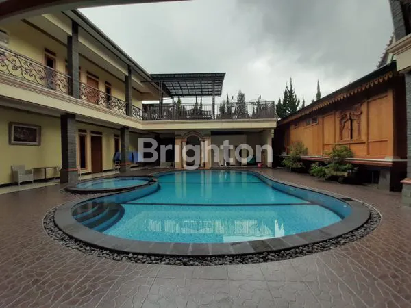 image VILA KAYU DENGAN SWIMMING POOL HANJAWAR  (1)