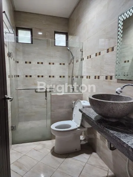 image JUAL CEPAT RUMAH MEWAH ( HOEK) DI GREEN VILLE (5)