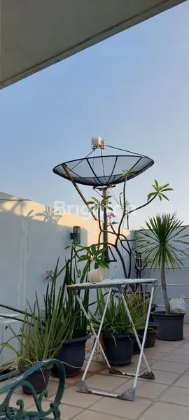 image JUAL CEPAT RUMAH MEWAH ( HOEK) DI GREEN VILLE (6)