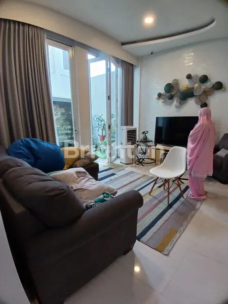 image DIJUAL RUMAH TENGAH KOTA BERNUANSA MINIMALIS ELEGAN LOKASI AMAN NYAMAN HARGA NEGO (7)