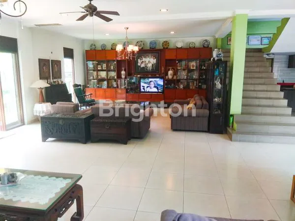 image RUMAH ELITE DI BOULEVARD PERUMAHAN CITRAGRAN CIBUBUR (4)