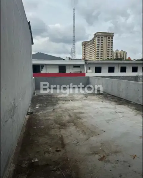 image RUMAH MANGGA DUA RAYA 4 LANTAI JAKARTA BARAT (2)