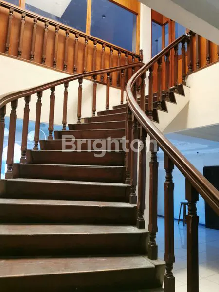 image RUMAH LOKASI PREMIUM DI NGAGEL MADYA SURABAYA  (2)