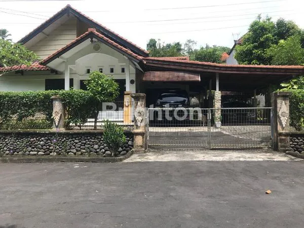 image RUMAH SEMI VILLA YG ASRI DAN NYAMAN (1)