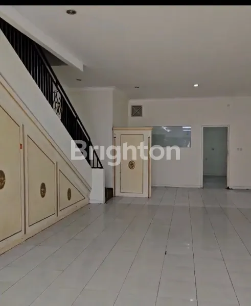 image RUKO 2 LANTAI DI RAYA LIDAH WETAN WIYUNG DENGAN LEBAR 7 (3)