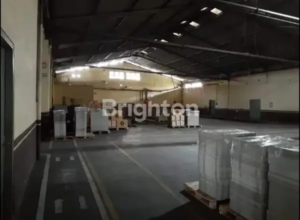 image GUDANG SIAP PAKAI DI AREA KOMPLEK PERGUDANGAN MARGOMULYO DEKAT PINTU TOL (5)