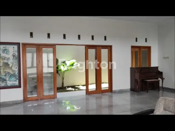 image RUMAH DENGAN PEKARANGAN LUAS DI JL GUMURUH, TURANGGA - BANDUNG (4)