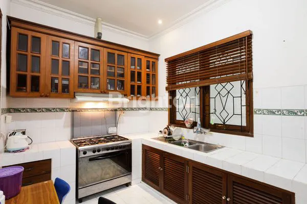 image RUMAH MEWAH HOOK FURNISH DENGAN KOLAM RENANG DI PUPUK (3)