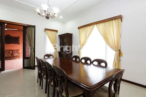 image RUMAH MEWAH HOOK FURNISH DENGAN KOLAM RENANG DI PUPUK (6)