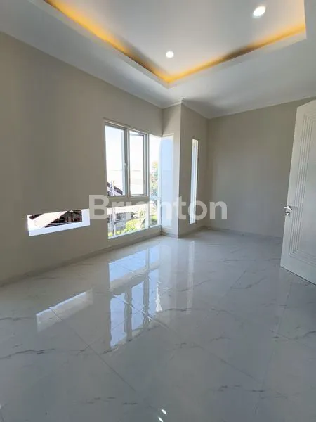 image RUMAH 2 LANTAI BARU MINIMALIS NGINDEN DEKAT UBAYA BISA KPR (4)