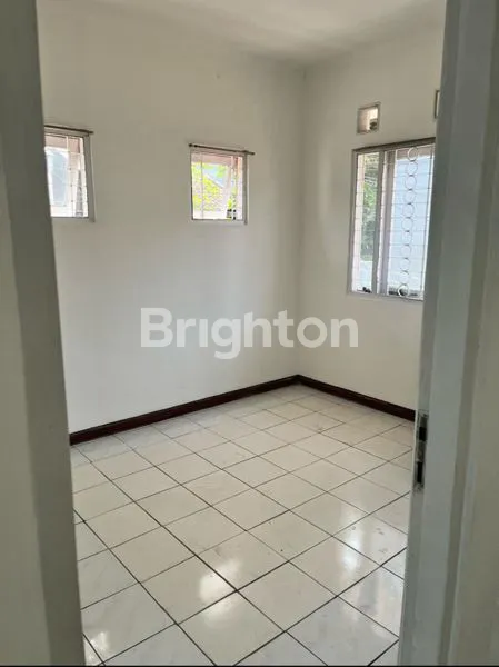 RUMAH TENGAH KOTA SAYAP PAJAJARAN DEKAT GRIYA PAJAJARAN