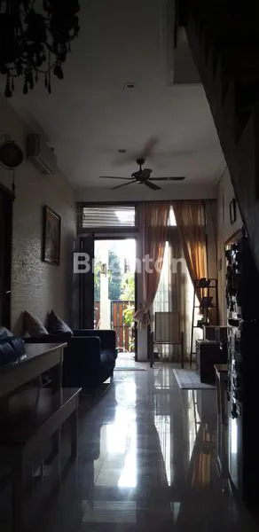 image RUMAH FULL FURNISHED CANTIK TERAWAT SIAP HUNI MURAH DI BILLABONG (3)