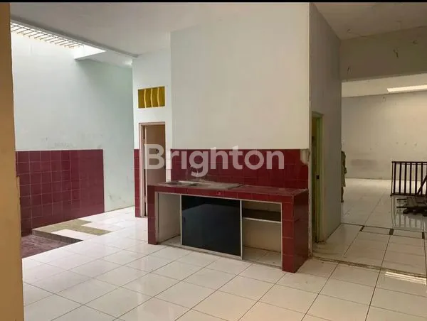 image RUMAH LEBAR 6 METER LUASAN 594M² DI SINGONEGARAN KOTA KEDIRI (5)