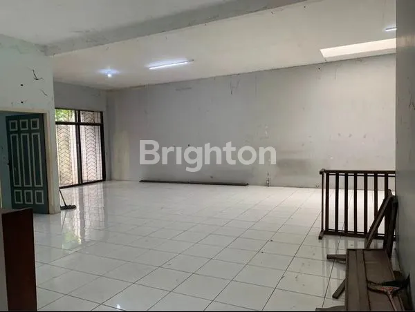 image RUMAH LEBAR 6 METER LUASAN 594M² DI SINGONEGARAN KOTA KEDIRI (7)