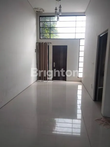 image RUMAH KONTRAKAN DI BELAKANG RS KETILENG (3)