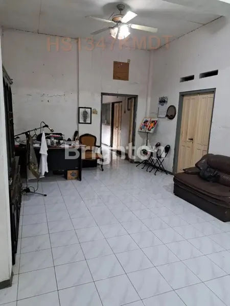 image RUMAH PUSAT KOTA KARANG MENJANGAN DEKAT RS SOETOMO UNAIR (2)